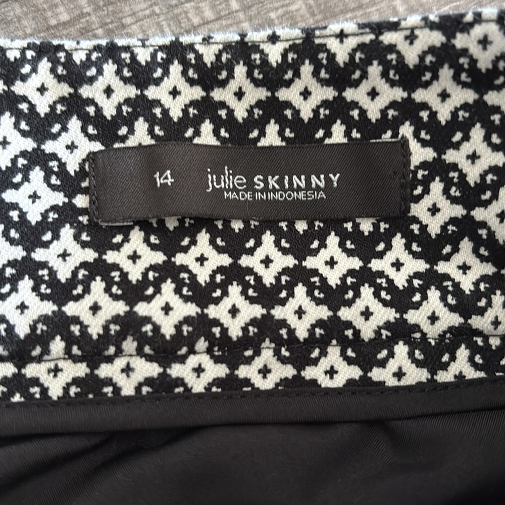 Ann Taylor Loft Julie Skinny Size 14 Capri